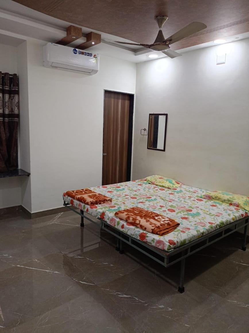 Dwarka Home Stay Exterior photo